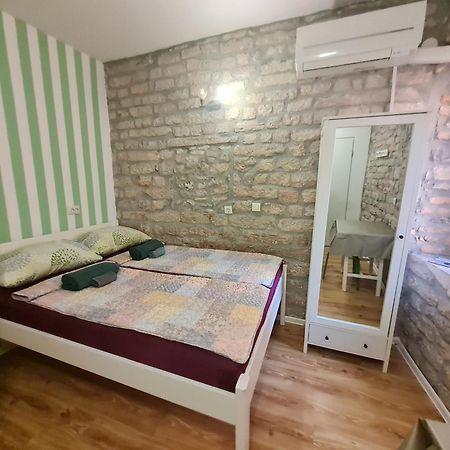 Rooms & Studio Apartments Šibenik Oda fotoğraf