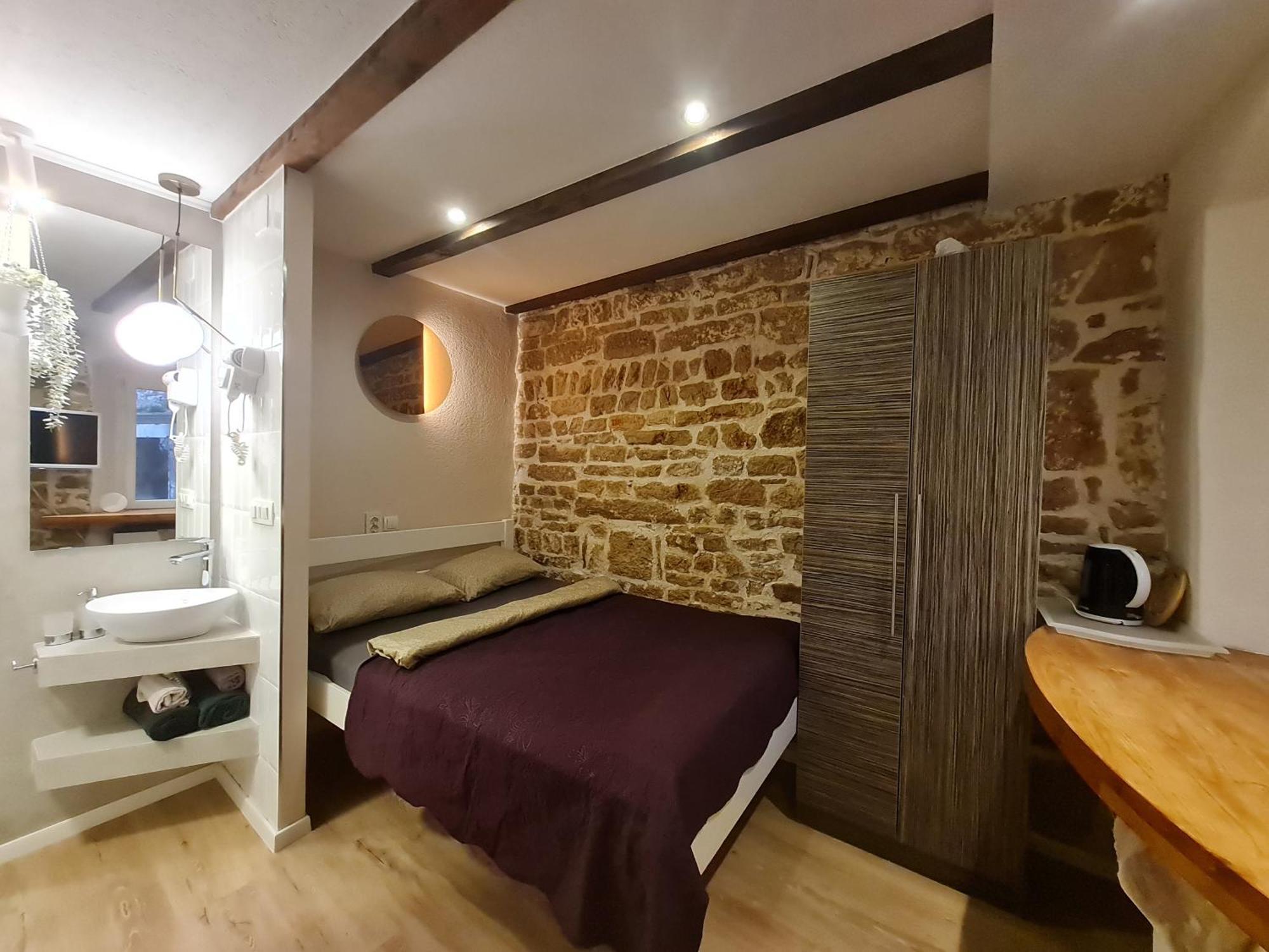 Rooms & Studio Apartments Šibenik Oda fotoğraf