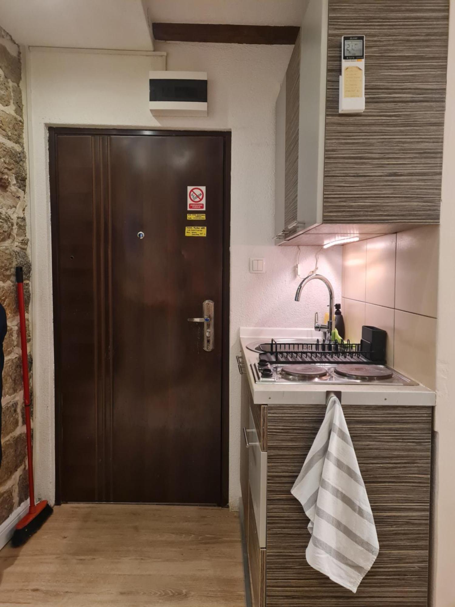 Rooms & Studio Apartments Šibenik Oda fotoğraf