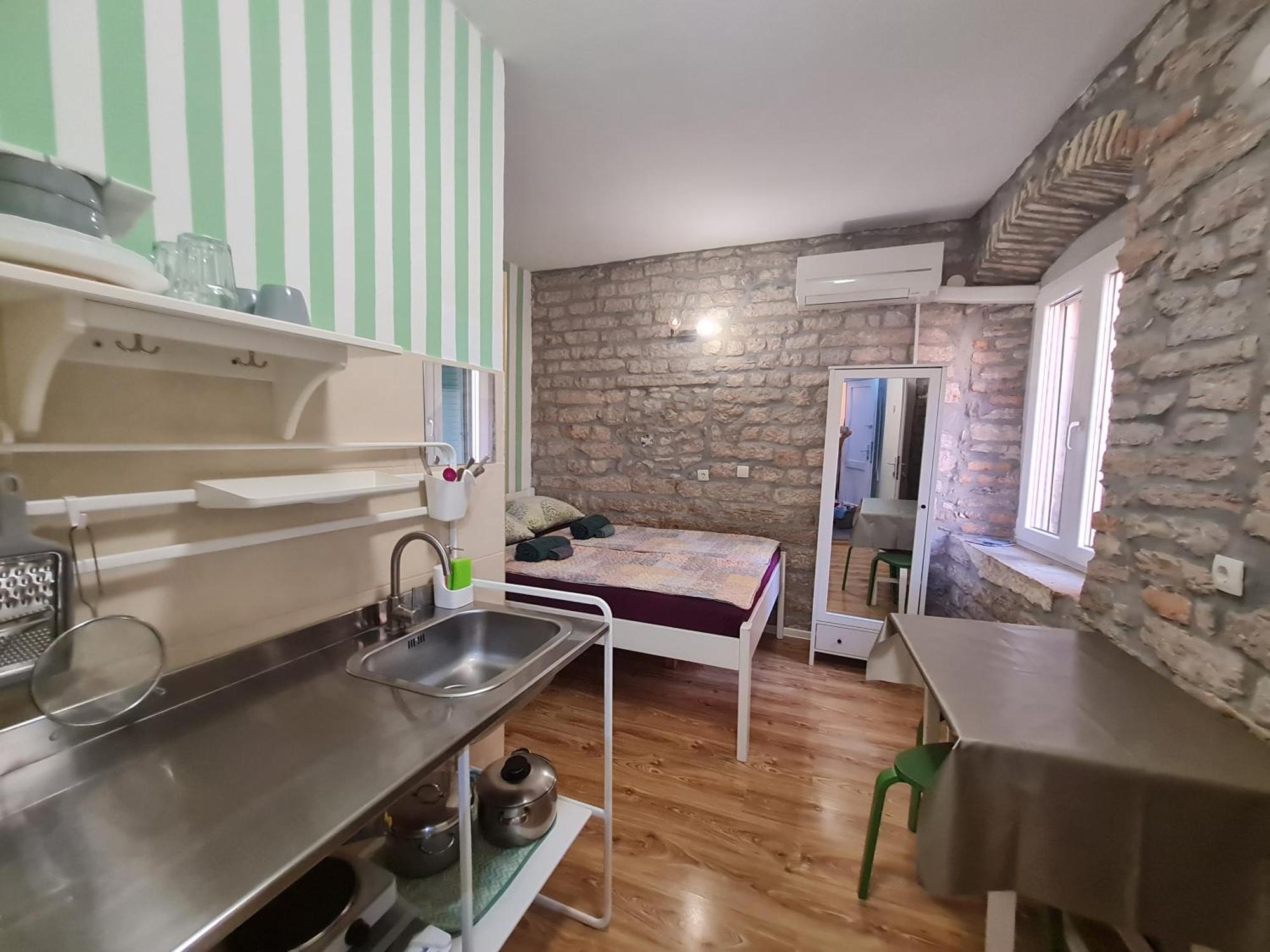 Rooms & Studio Apartments Šibenik Oda fotoğraf