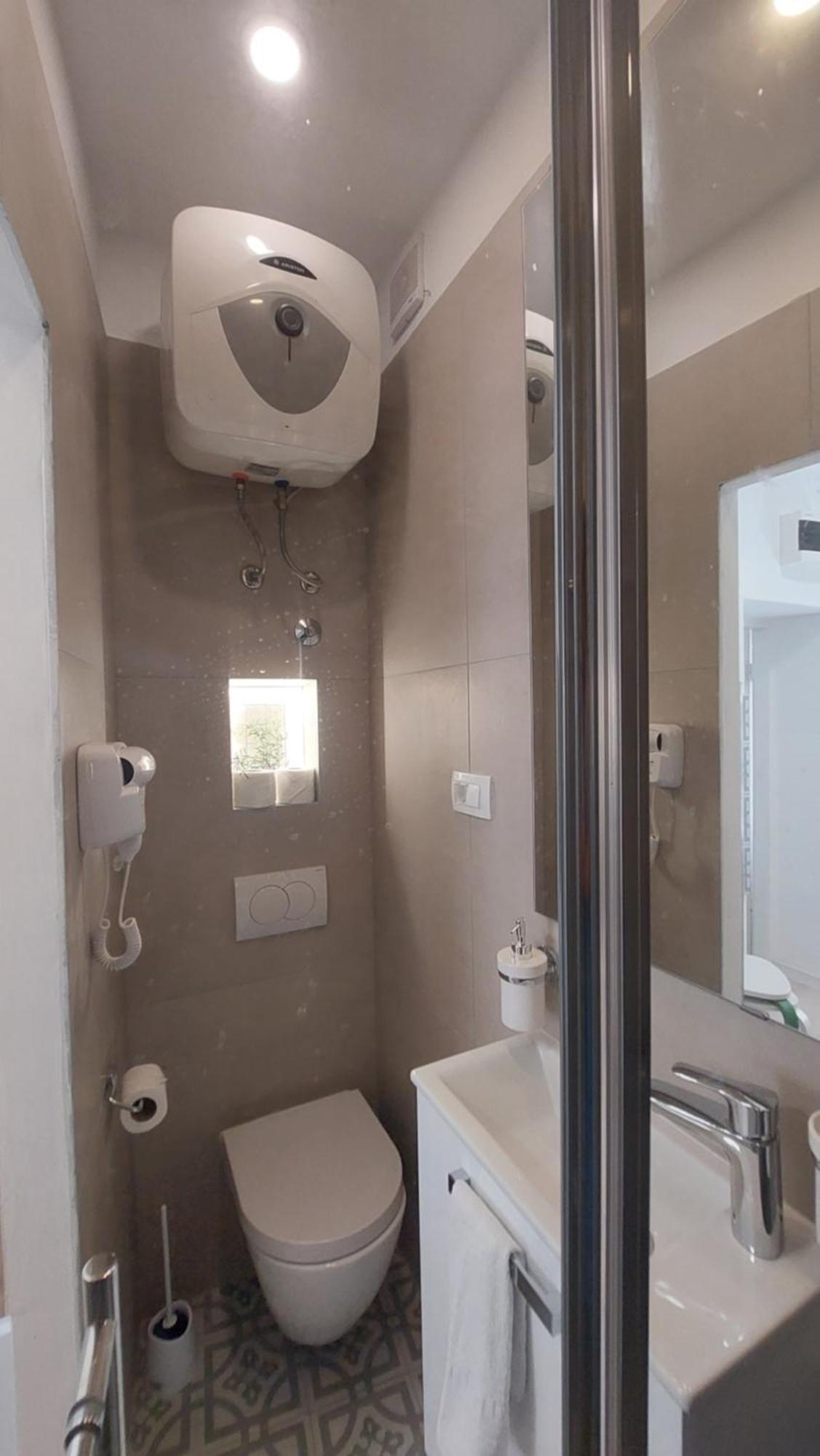 Rooms & Studio Apartments Šibenik Oda fotoğraf