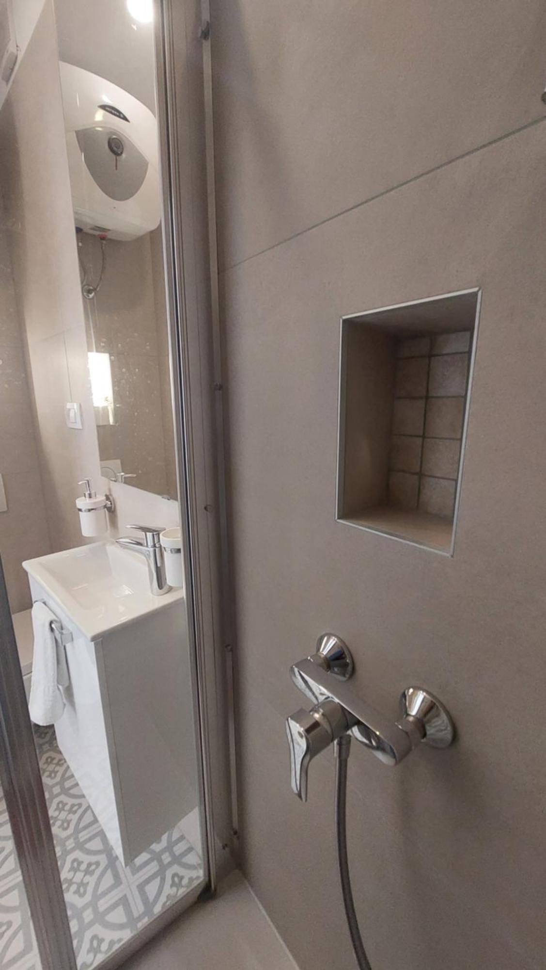 Rooms & Studio Apartments Šibenik Oda fotoğraf